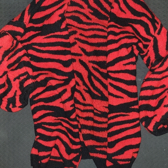 Missguided Red and Black Knit Sweater Long Oversized - Picture 2 of 6